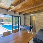 Sky Vila *